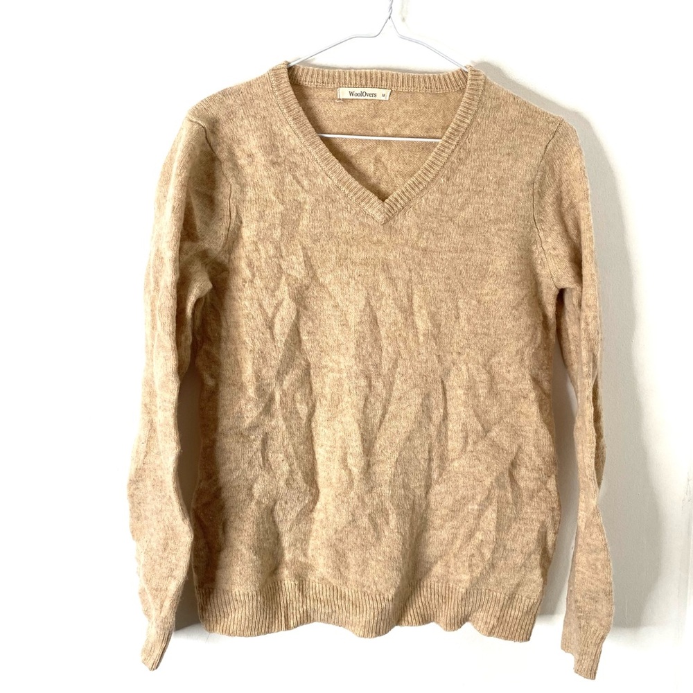 WoolOvers Women's V-Neck Sweater in Camel